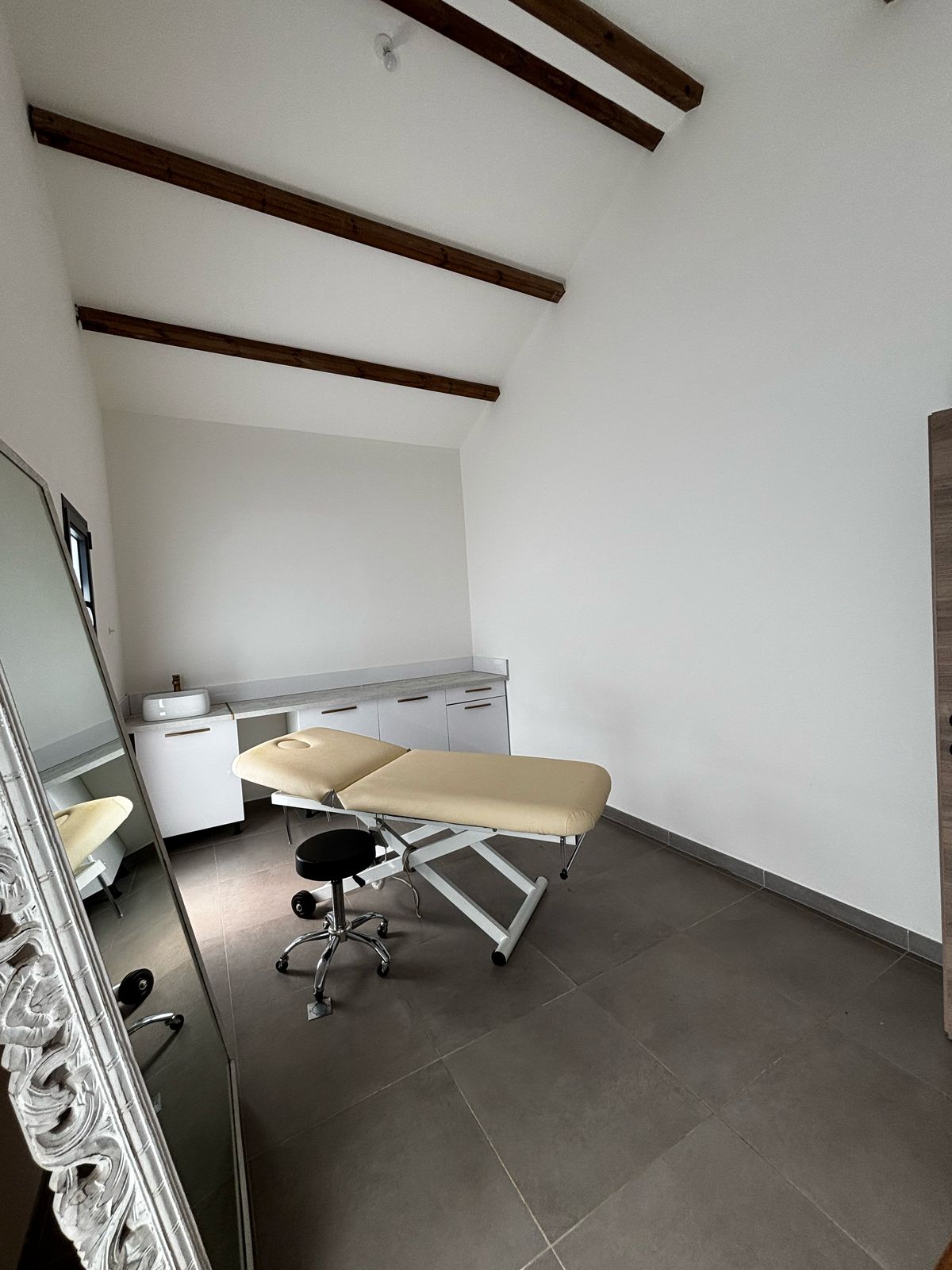 Local professionnel – Centre Paramédical Les Voiles de Roquefeuil